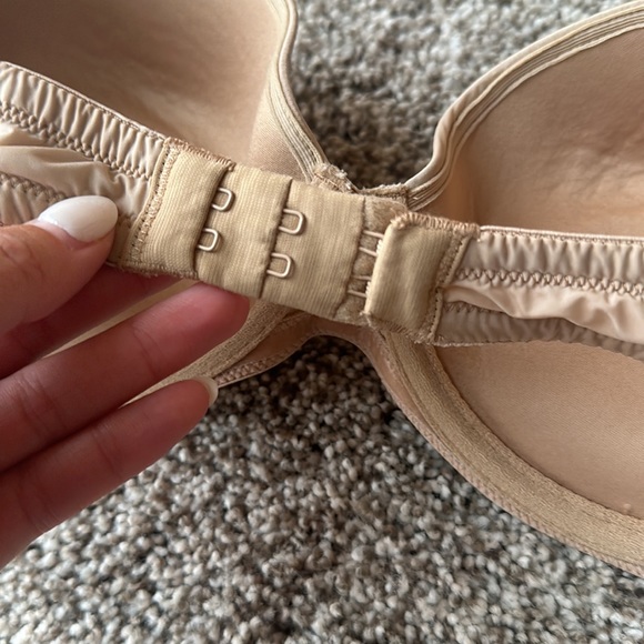 Calvin Klein Strapless Bra - Picture 4 of 7